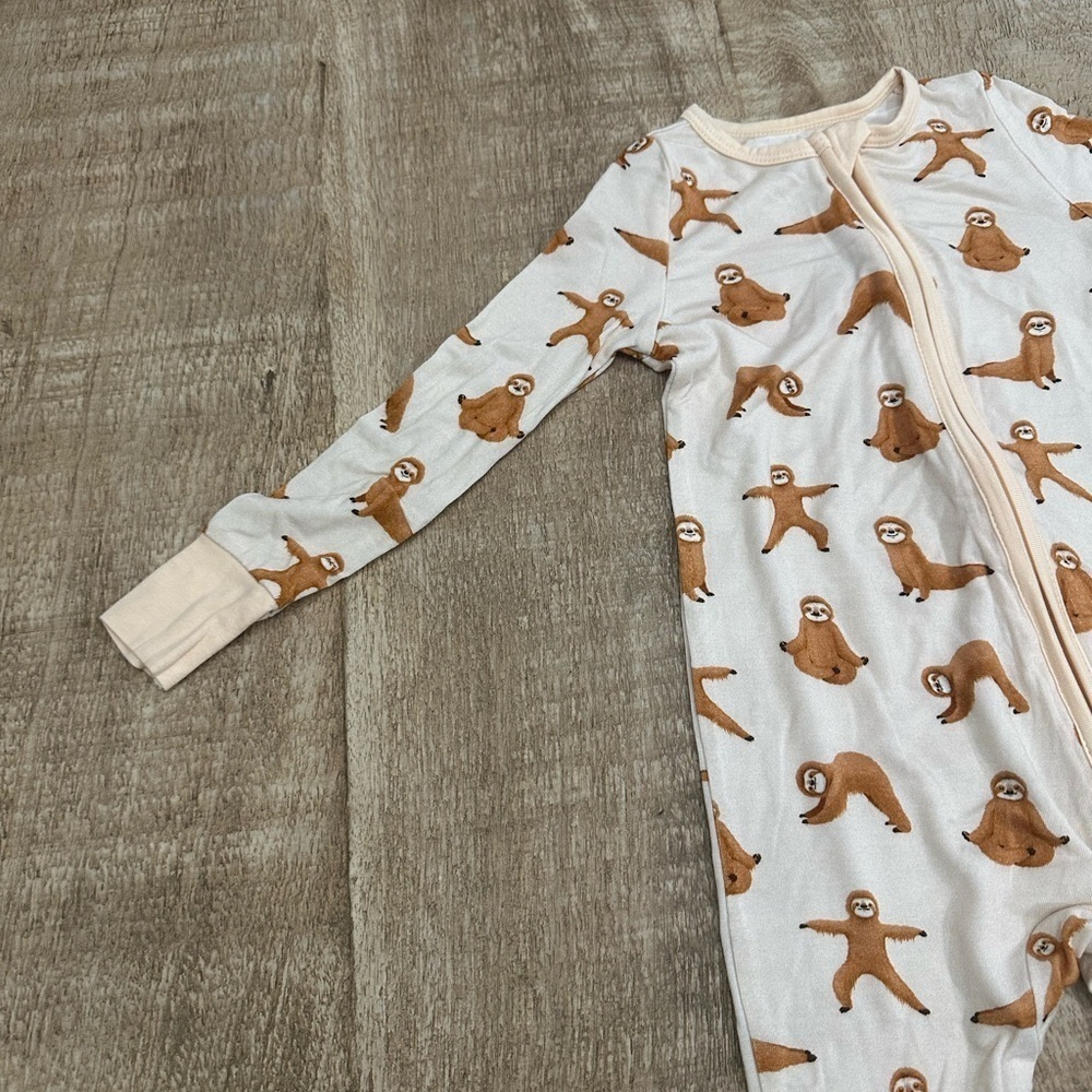 Free Birdees | Yoga Sloths Convertible Footie | 12–18M - Picture 9 of 15